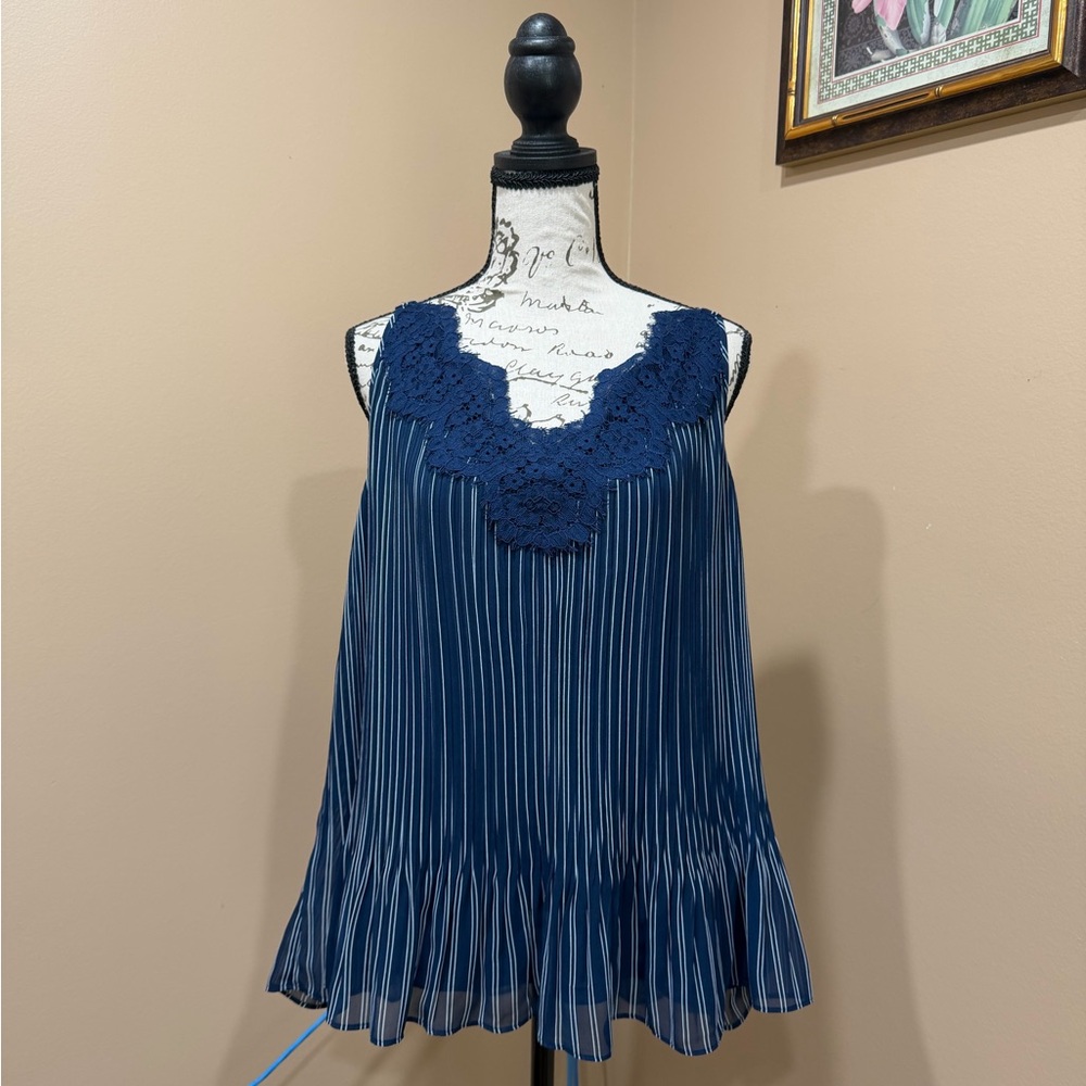 Chico’s Blue Pleated Stripe Tank Top Lace Trim Size 2 NWT